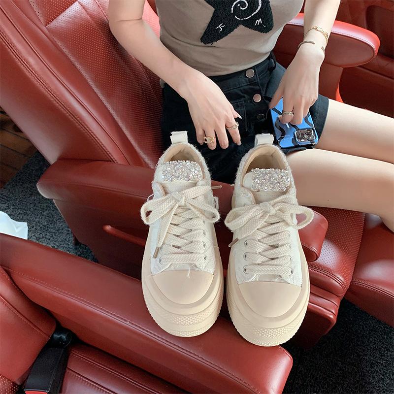 

У Рут такие же холщовые женские туфли с толстой подошвой и большим носом, новые универсальные повседневные маленькие белые спортивные туфли на весну и осень 2025 года. 40 белый