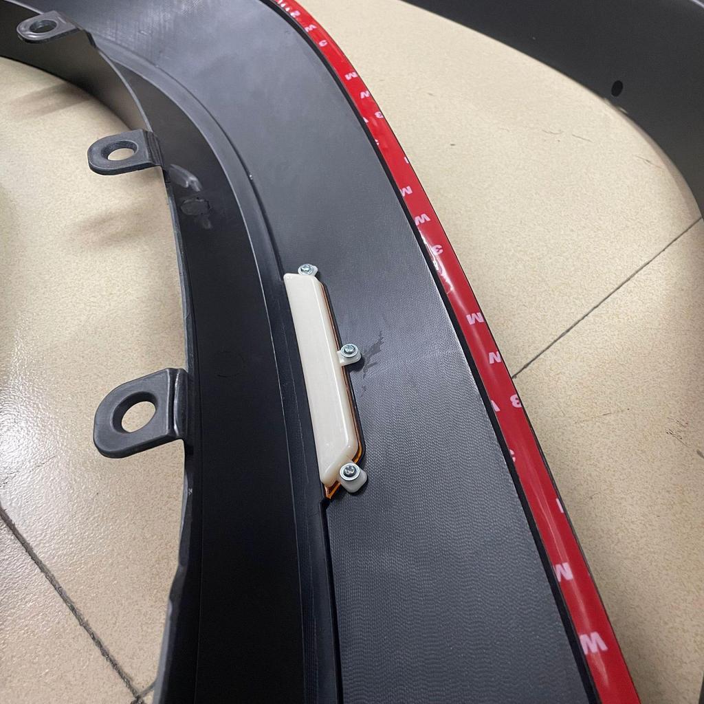 Mitsubishi L200 TRITON 2015-2019 Widened Wheel Arches with Reflector