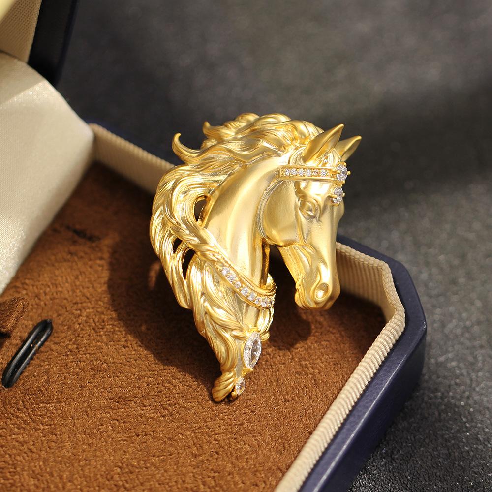 22646 Women's Gold New Elegant High-End Dumb Horse Head Brooch Creative Niche High-End Stone-Inlaid Zodiac Horse Pin Men's And Models