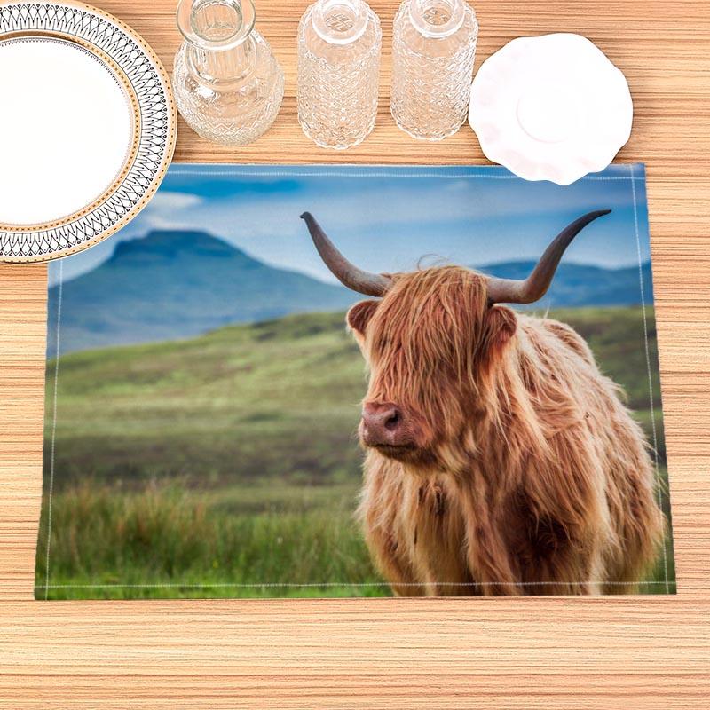 Highland Cow Placemat Cotton Linen Fabric Table Mats Family Dinner Tableware Kitchen Size 30X45cmTable Mat