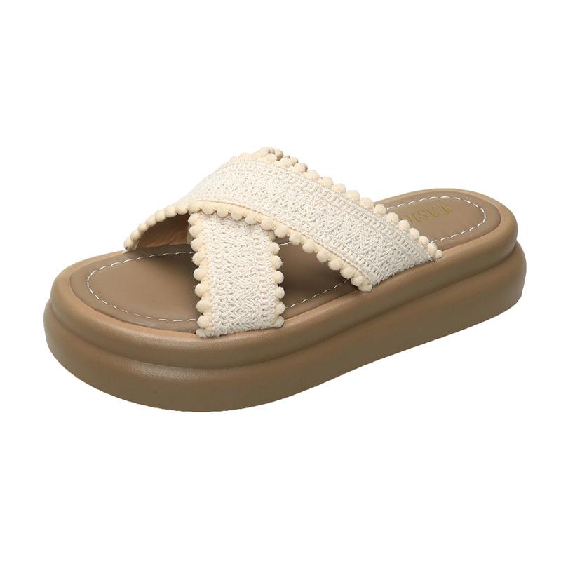 

Thick-soled one-word slippers for women to wear 2025 summer new models with skirts crossed, high-end seaside beach cool slippers 35