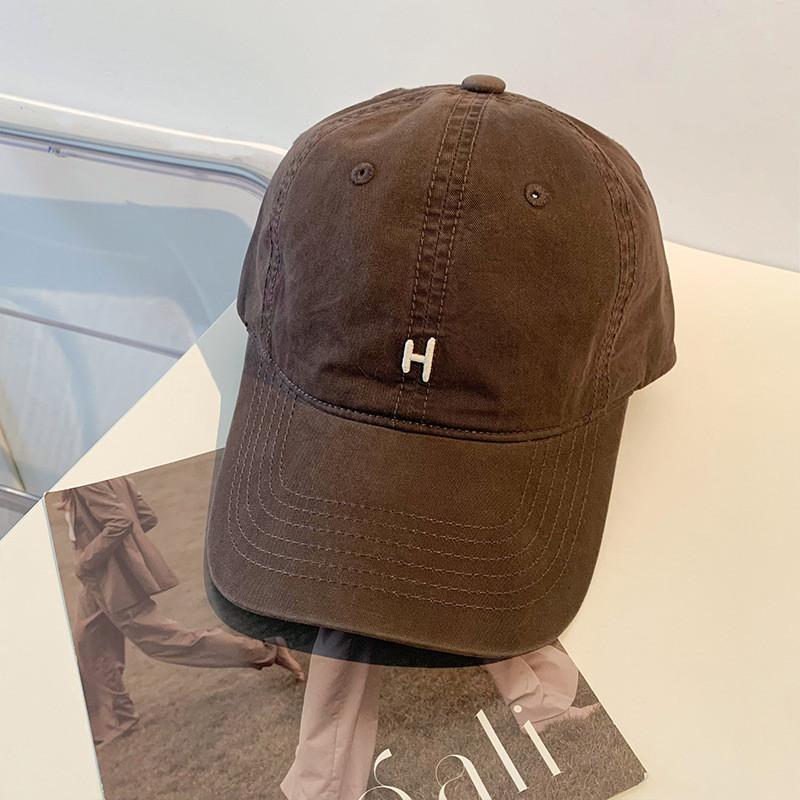 

Стильная фиолетовая бейсболка женская с регулируемой посадкой, повседневным дизайном и вышивкой