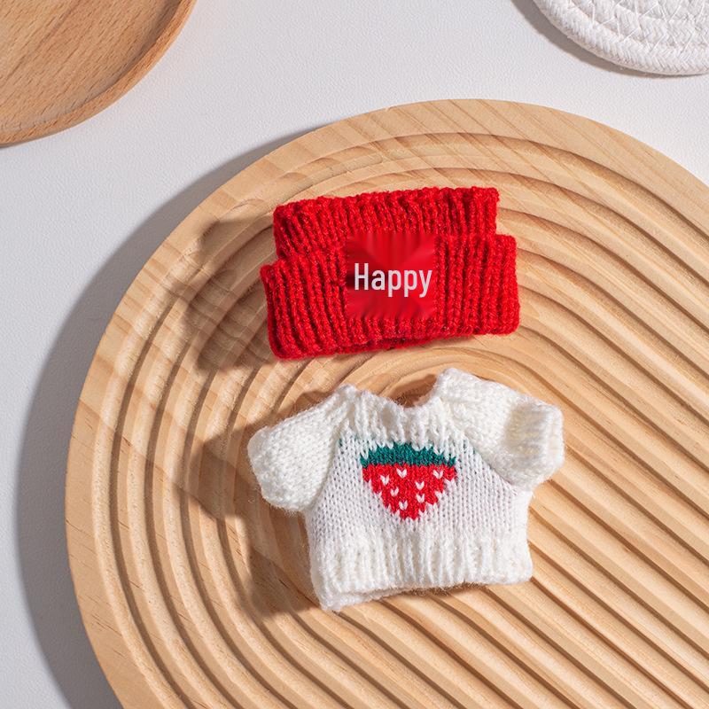 Labubu Christmas Sweater & Accessories Set for All Generations Keychain