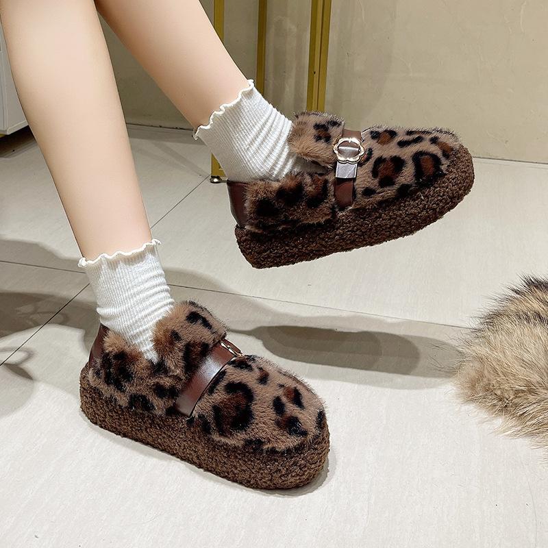 Lamb Wool Warm Wool Shoes Women's 2025 New Winter Thick-soled Belt Buckle, Velvet Warm One-pedal Cotton Shoes