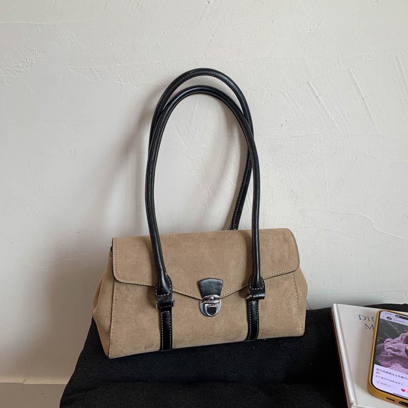 

Niche light luxury bag women s autumn new high-value shoulder bag retro underarm baguette bag хаки