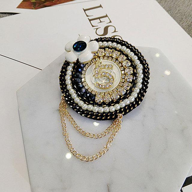 Rabbit Crown Fur Charm Simulated Pearl Brooch Pins Women Fringe Flower Ball Pearl Pendant Tassel Letter Winter Brooches