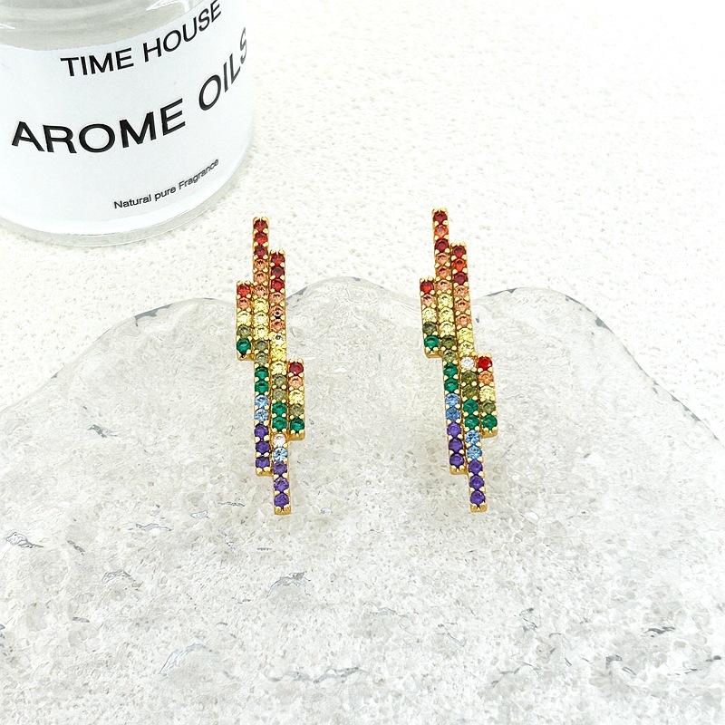 

Design Sense Color Zircon Earrings Stud Earrings золотий