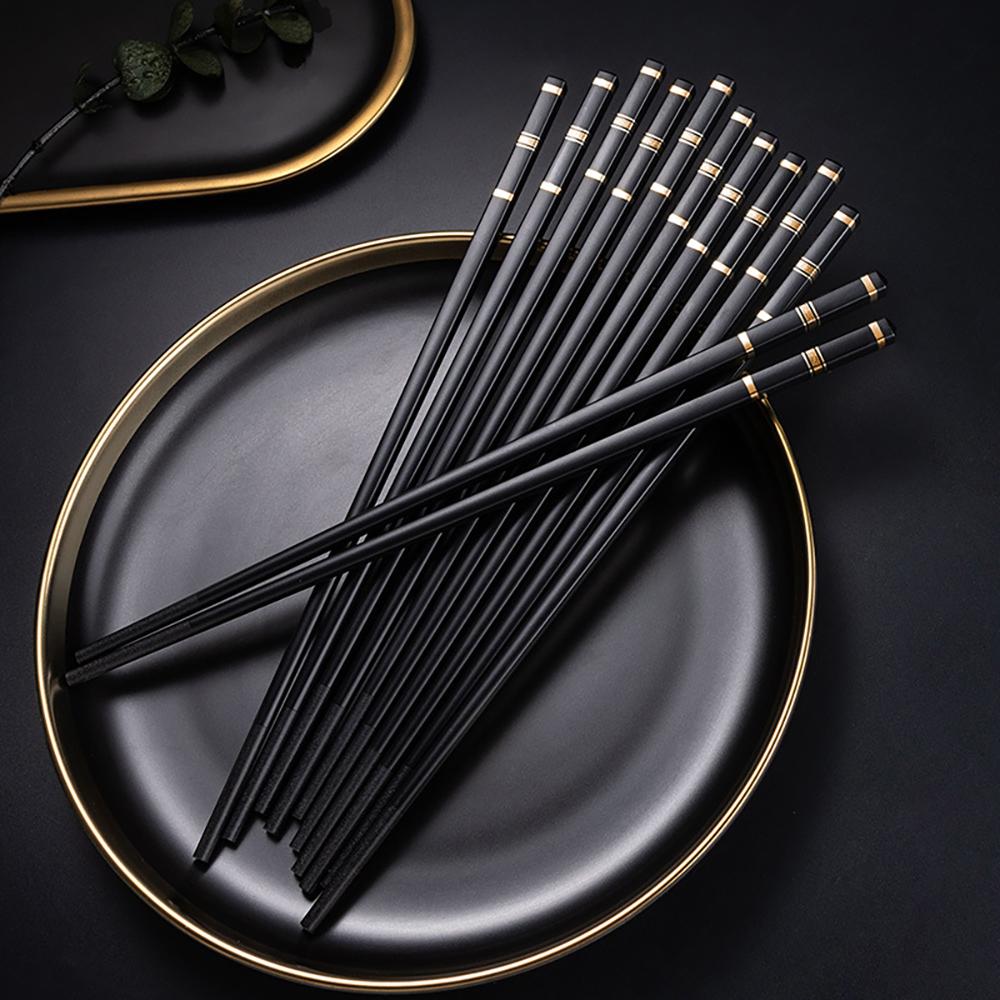 

5 Pairs Black Sushi Sticks Korean Chopsticks Set Alloy Dinnerware Reusable Chinese Food Chopsticks Japanese Palillos Chopsticks