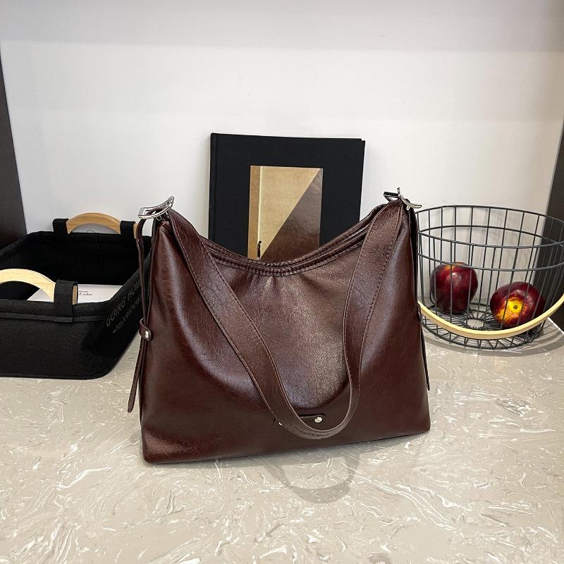 

Popular large-capacity dumpling bag women s new simple and versatile shoulder messenger bag commuter bag