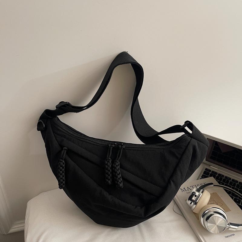New messenger bag high value casual commuting fashion dumpling bag niche large capacity women's shoulder bag