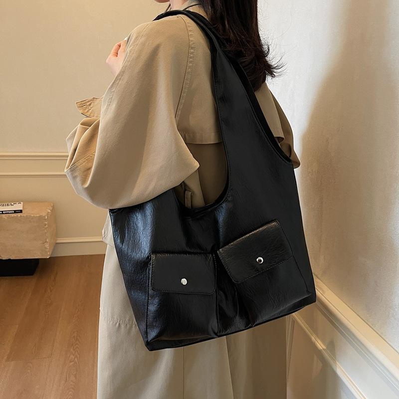 

Новая сумка женская высококлассная с чувством стиля большая вместимость женская сумка сумка-тоут модная сумка на плечо сумка подмышку женская сумка через плечо 40*11*23 чёрный