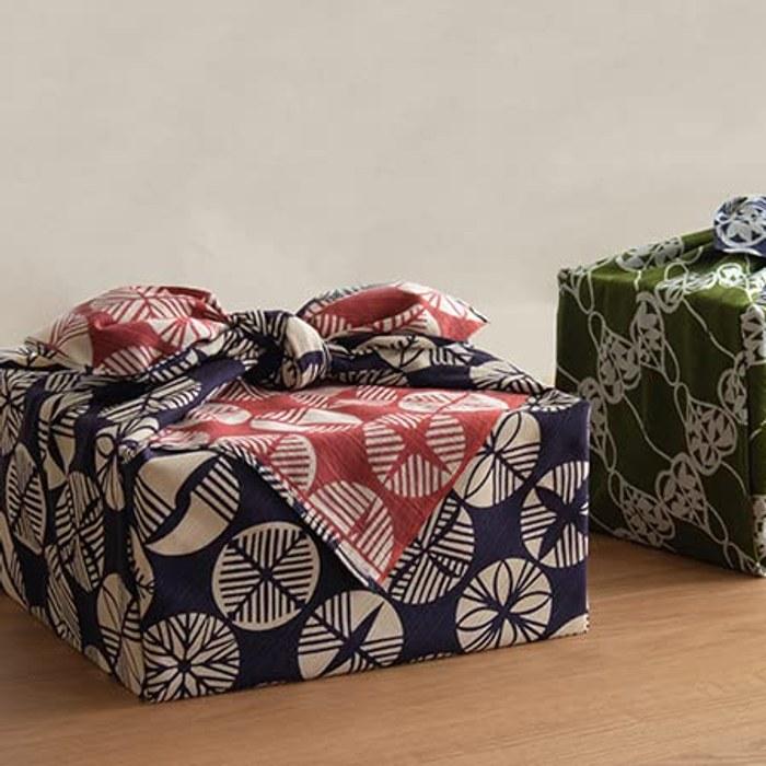 Musubi Furoshiki Mikin Isabun Pattern Both Sides Matsu Tetsu Aka 104cm Cotton 06. Matsu Tetsu/Red