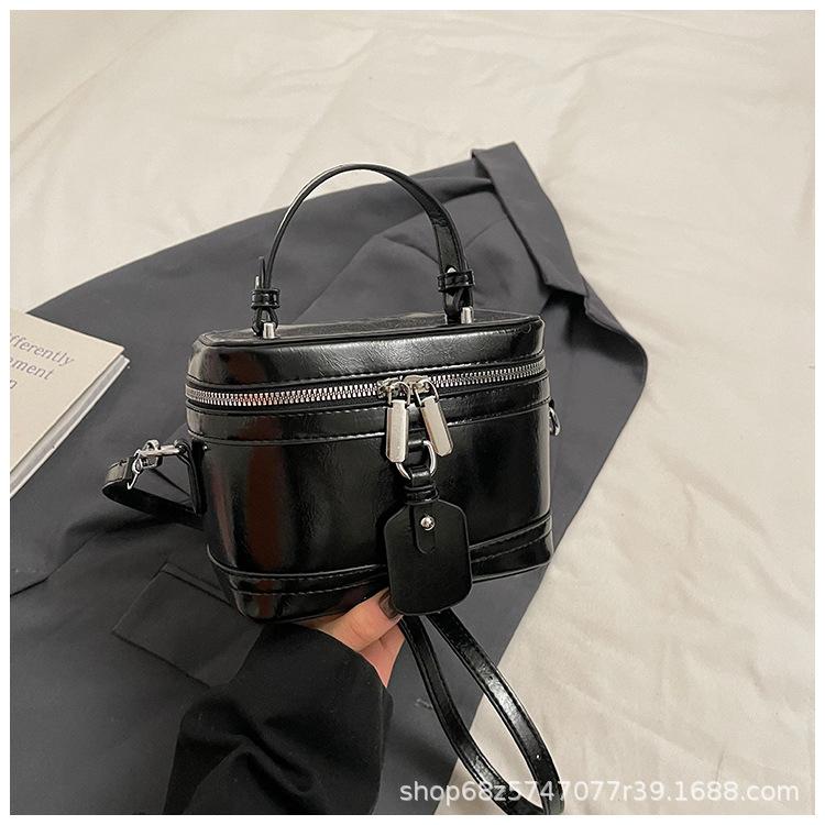 2025 new Korean version retro box bag women's foreign versatile messenger bag matte texture shoulder handbag