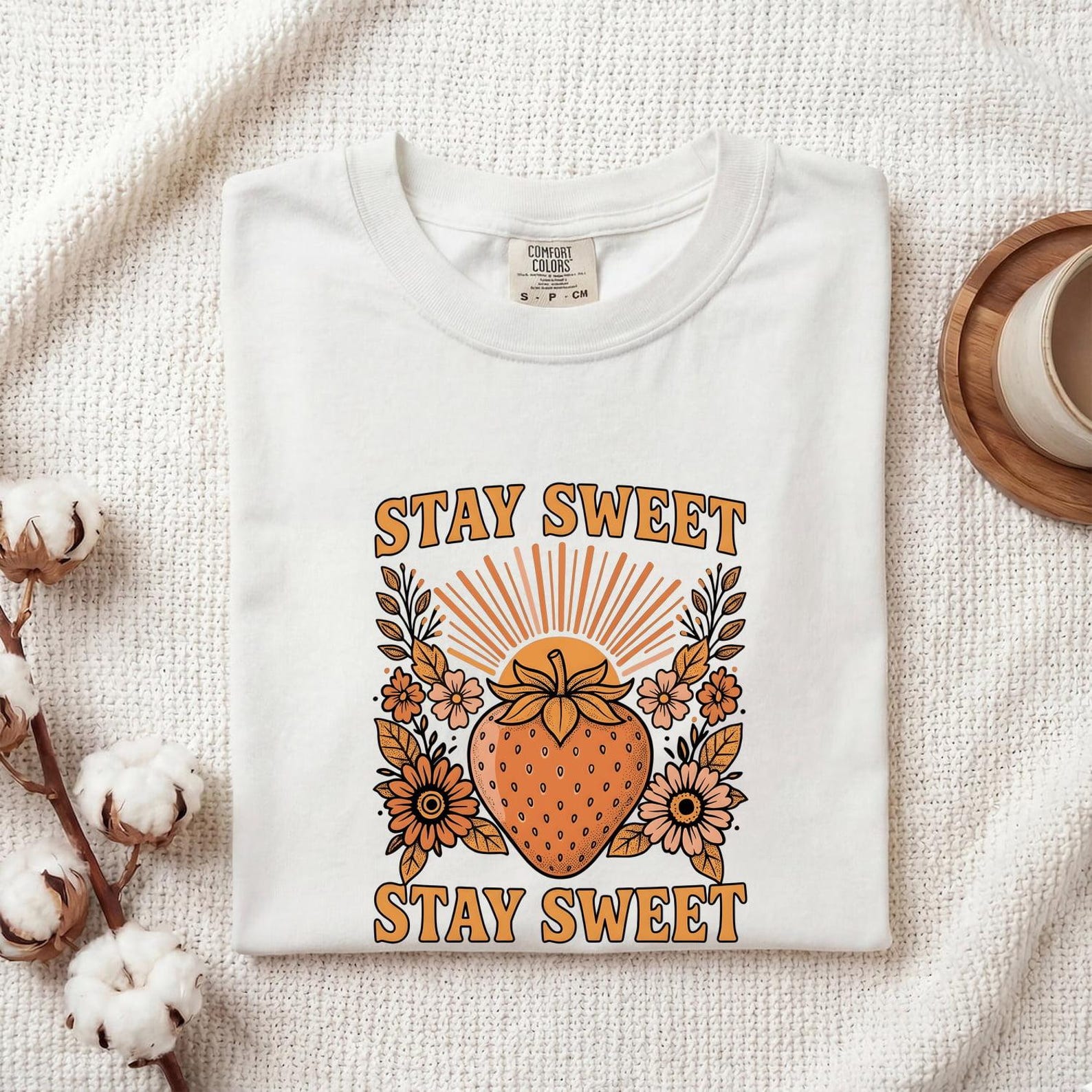 Strawberry Floral Shirt Cottagecore Fruit Gift Women Boho Tee Strawberry T-Shirt Homesteader Fan Bohemian Tshirt Fruit Illustration Vintage S
