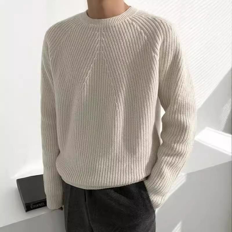 Men's Solid Color Korean Style Round Neck Knitted Sweater - Trendy Loose Fit for Autumn and Winter