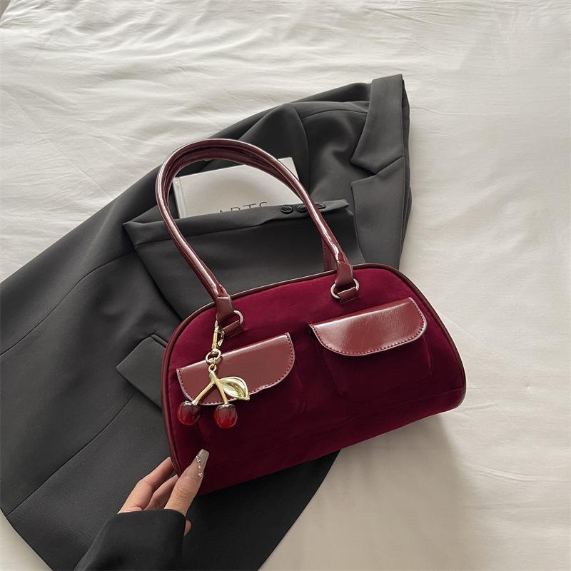 Retro Faux Suede Shoulder Bag for Women 2026 New Commuter Crossbody Purse Fashionable Handheld Underarm Bag CLE