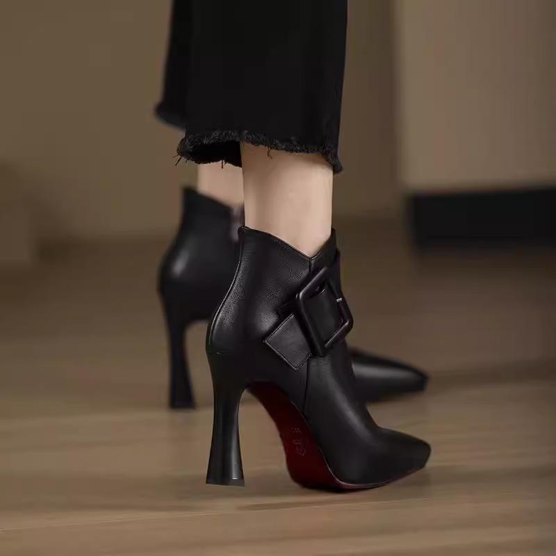 

2025 Женские ботильоны из натуральной кожи на флисовой подкладке с острым носком, удобный массивный каблук-платформа Default