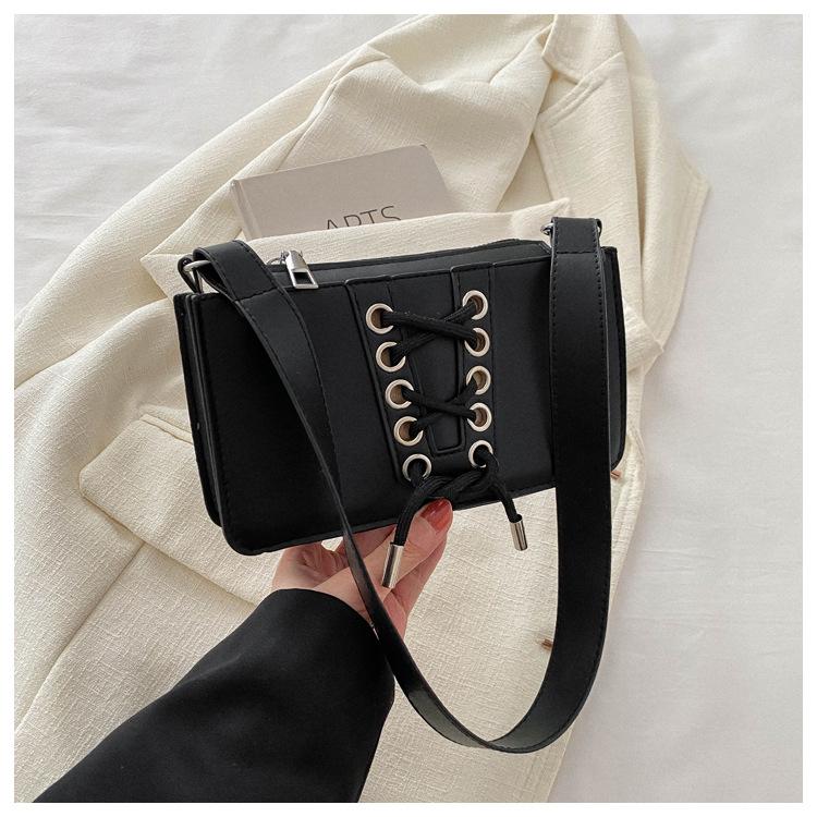 

2025 новый тренд ремешки лакированная кожа Spice Girls модный зарубежный стиль темная локомотивная персонализированная сумка-подмышка на плечо чёрный