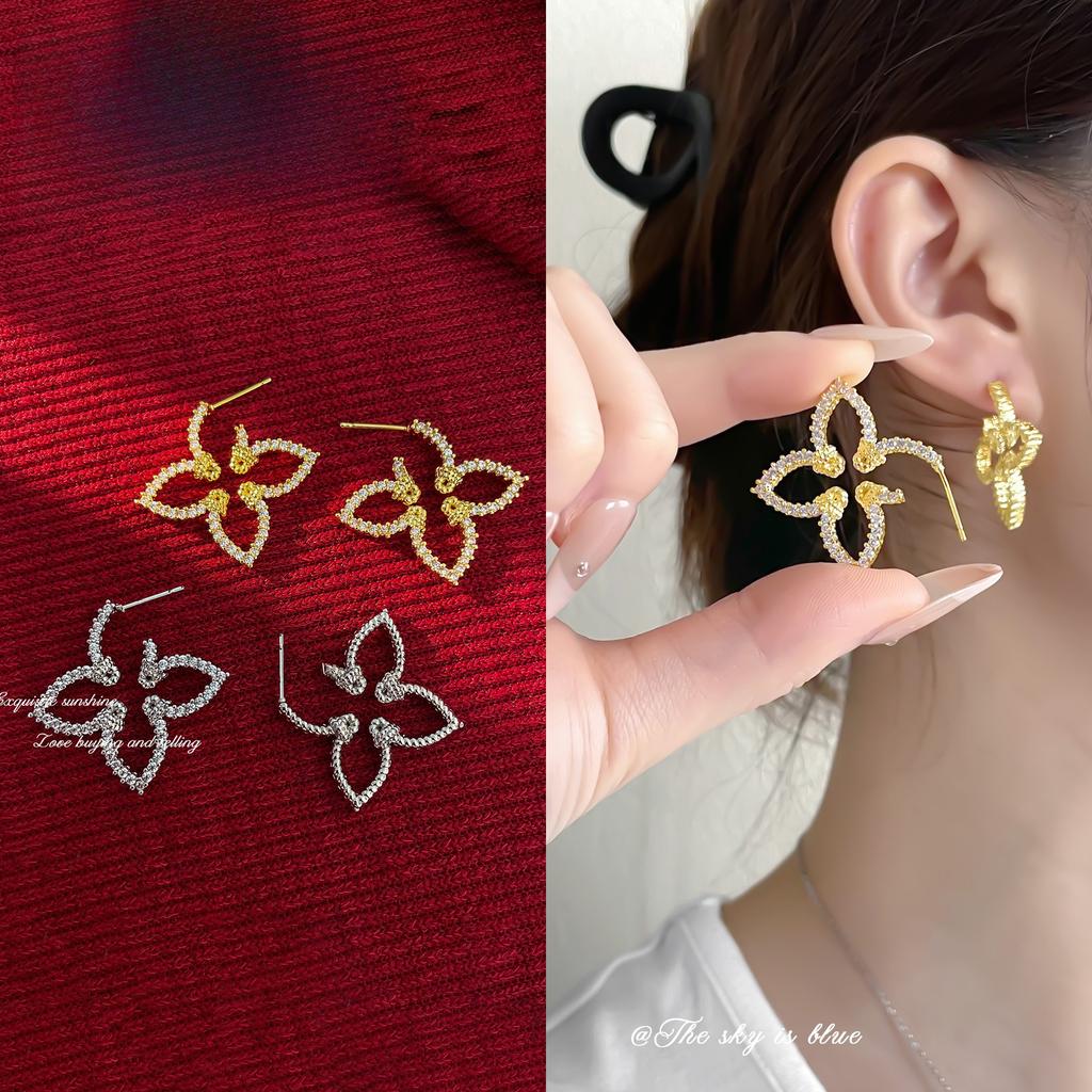 Geometric Full Diamond Stud Earrings Fashion Light Luxury High Sense Earrings Temperament Versatile Exquisite Four-leaf Clover Earrings