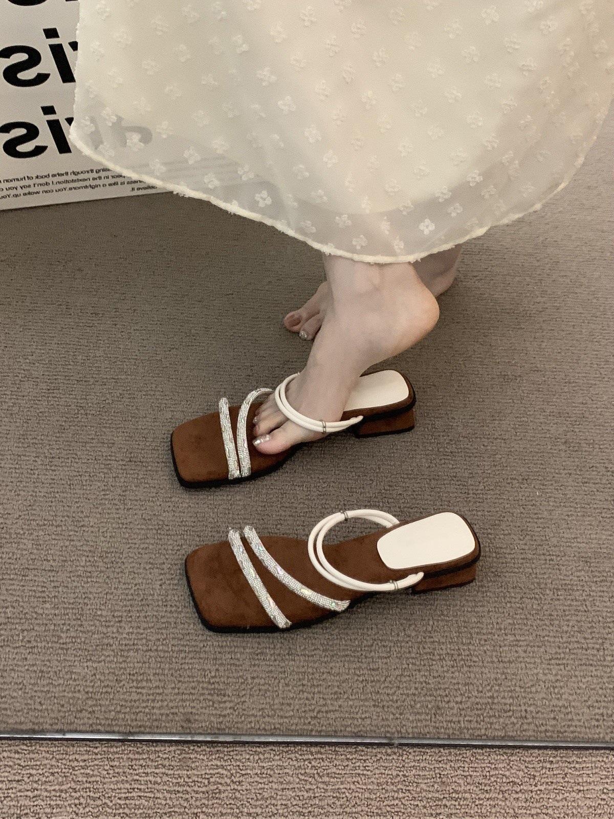 

Niche thick heel premium one-word slippers fairy shoes outer wear 2025 summer temperament evening French sandals 35