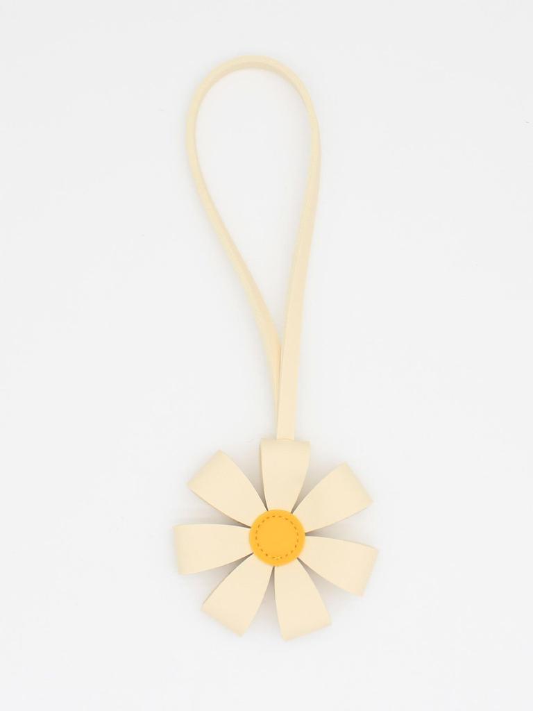 Charming 3D Multi-Petal Flower PU Leather Keychain Ornament