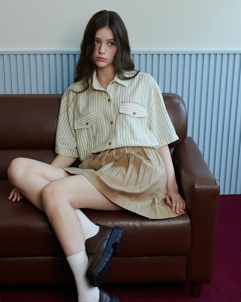 Eoboneoseu Logo Print Pleated Skirt [Beige]