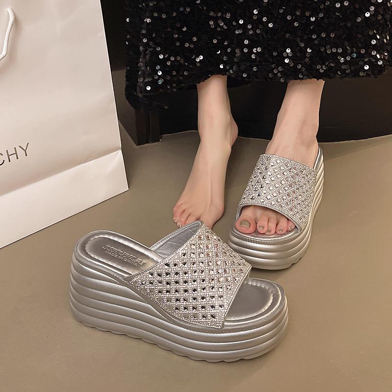 Fashion Women High Heel Fashion Summer Outside Slippers Sweet Pearl Rhinestones Flip Flops Slides Platform Beach Shoes Non-slip Sandals