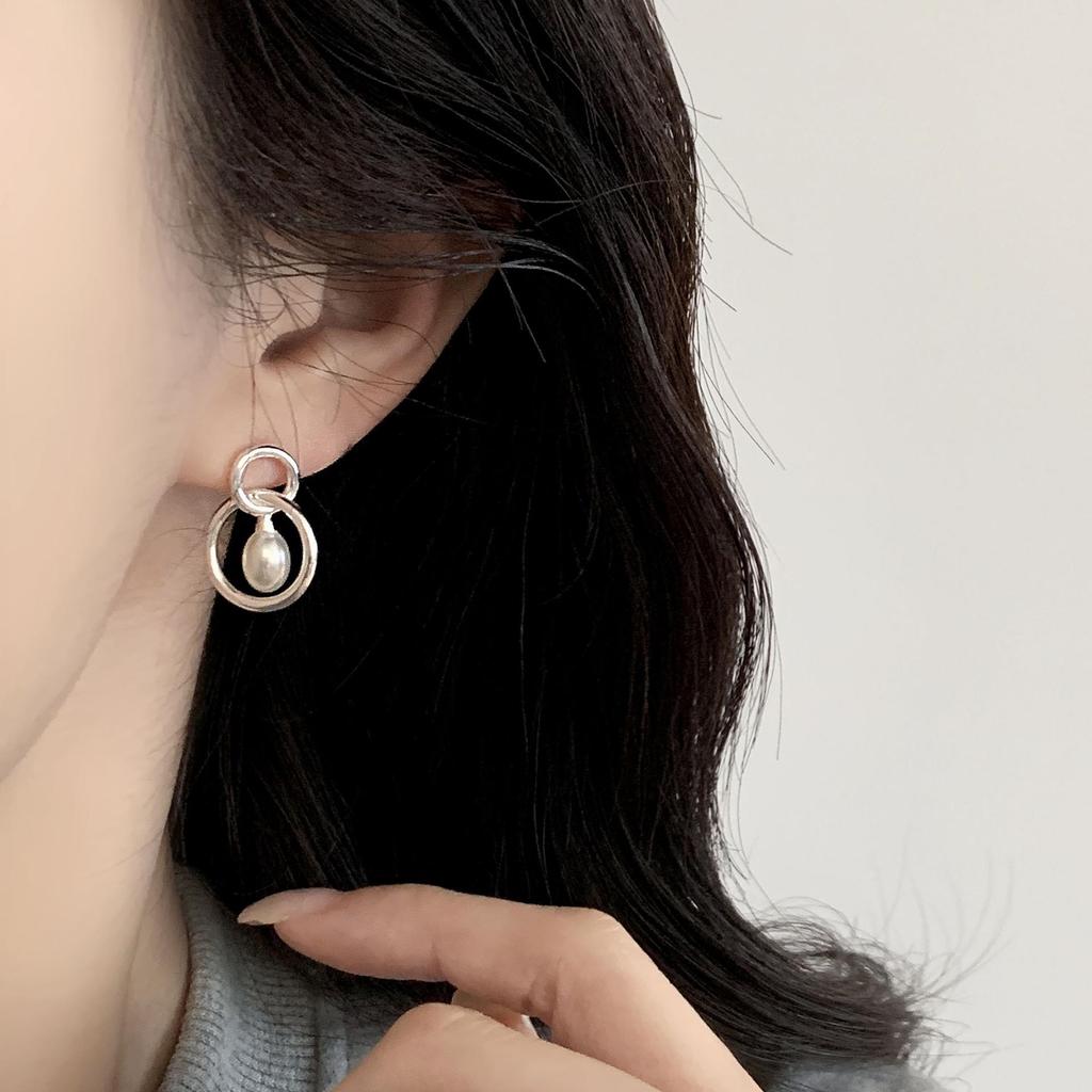 Elegant Faux Pearl Hoop Earrings for Women - Versatile Fashion with Exquisite Design