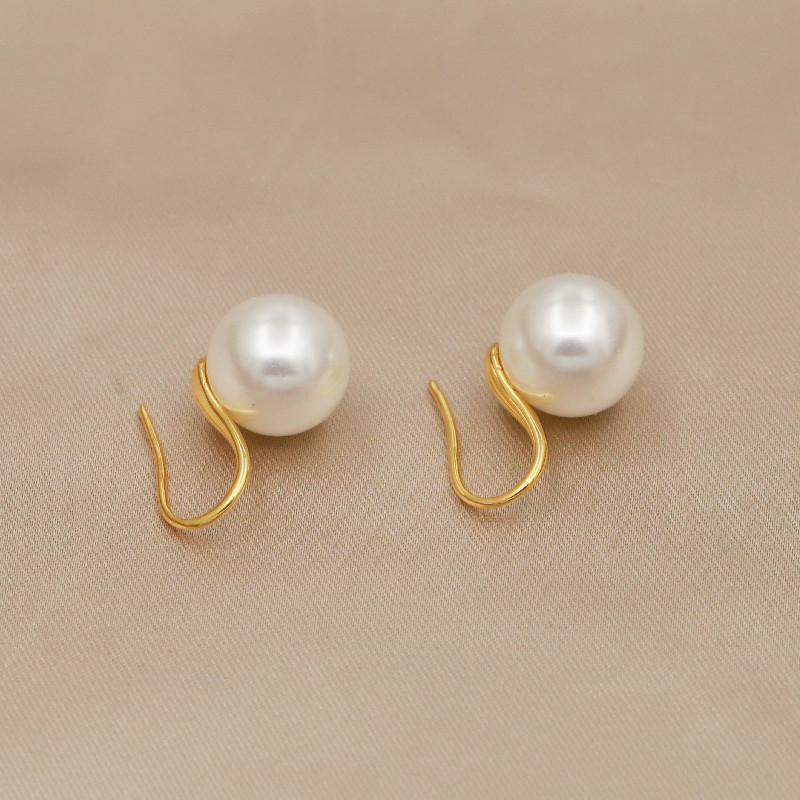 Korean Style Version Pearl Simple Retro Silver Needle Ins Hot Sale Earrings for Women .