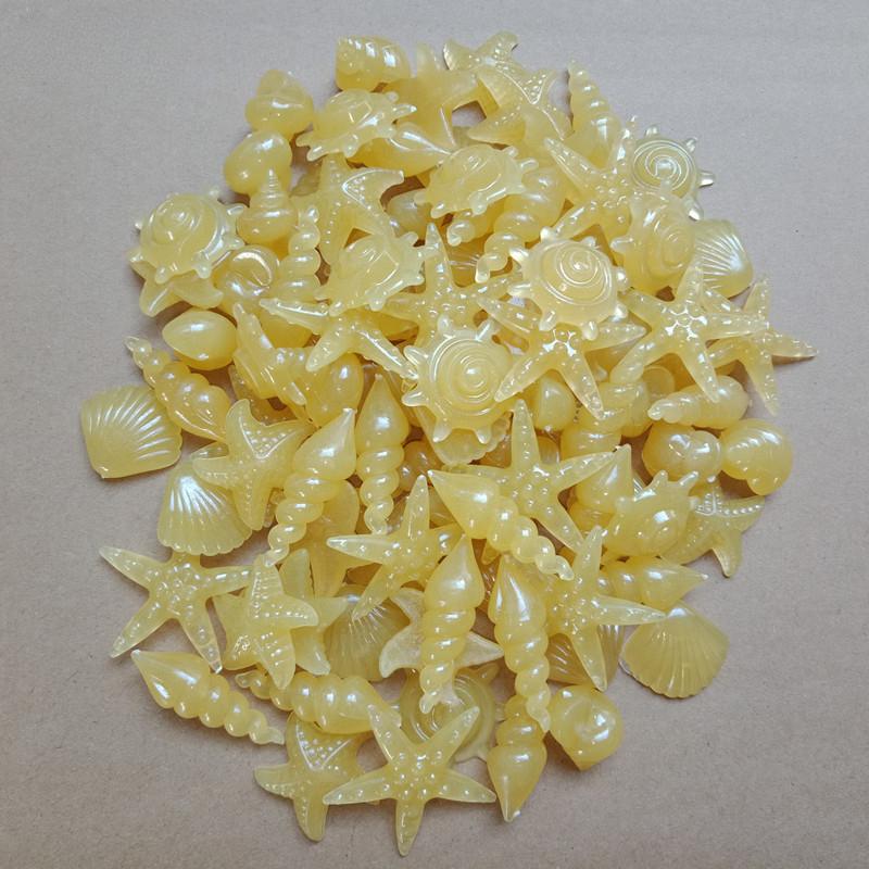 

50 шт. Светящиеся камни Разноцветные ракушки Морские звезды Раковины в форме раковины Люминесцентные камни Флуоресцентная галька Декорации для аквариума