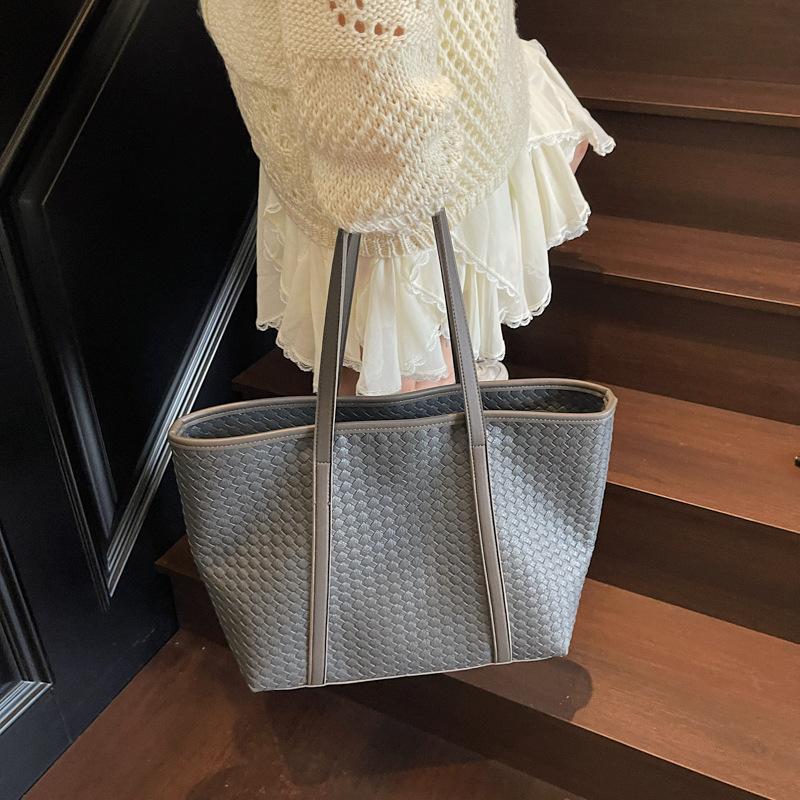New Woven Pattern Large-capacity Commuter Tote Bag Women's 2025 Fashion Underarm Bag Versatile Hand Bag Shoulder Bag