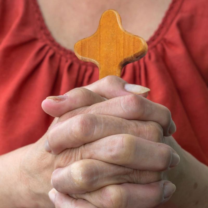 5Pcs Spiritual Decors Wood Holding Crosses Handmade Wood Crosses for Prayer Miniature Pocket Crosses Religious Decors