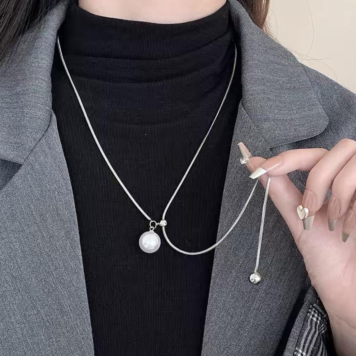 Titanium steel light luxury fashion simple pearl necklace new high-end niche design sweater chain pendant versatile jewelry