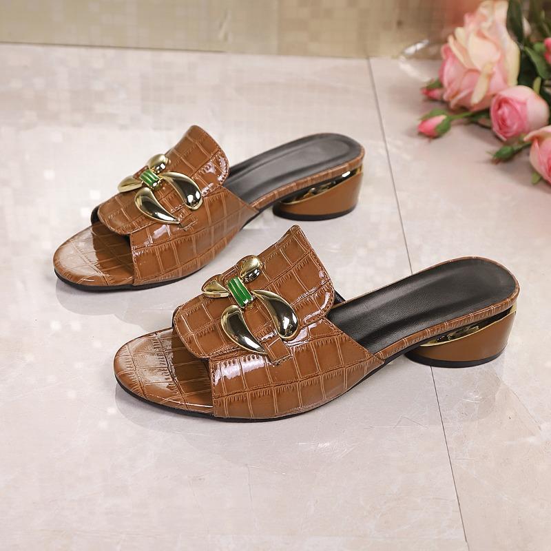 

Fashion Outside Slippers Summer New Round Toe Open Toe Metal Buckle Foreign Style Non-slip Light Luxury Kitten Heel Shoes 36