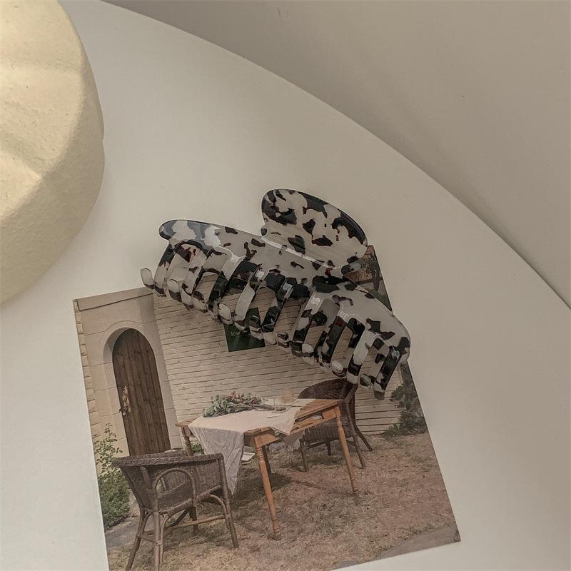 Korean Imitation Acetate High-End Shark Hair Clip - Elegant Hair Accessory for Stylish Looks