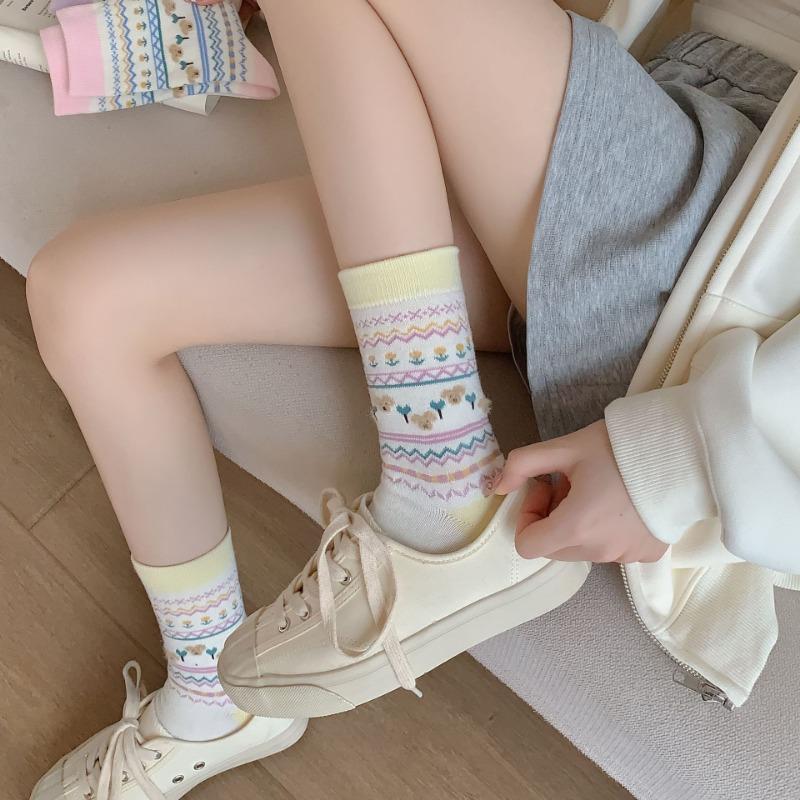 Candy-colored Socks Are Gentle and Sweet for Girls In Spring and Summer. They Are Sweat-absorbent, Breathable and Simple Cotton Socks for Commuting