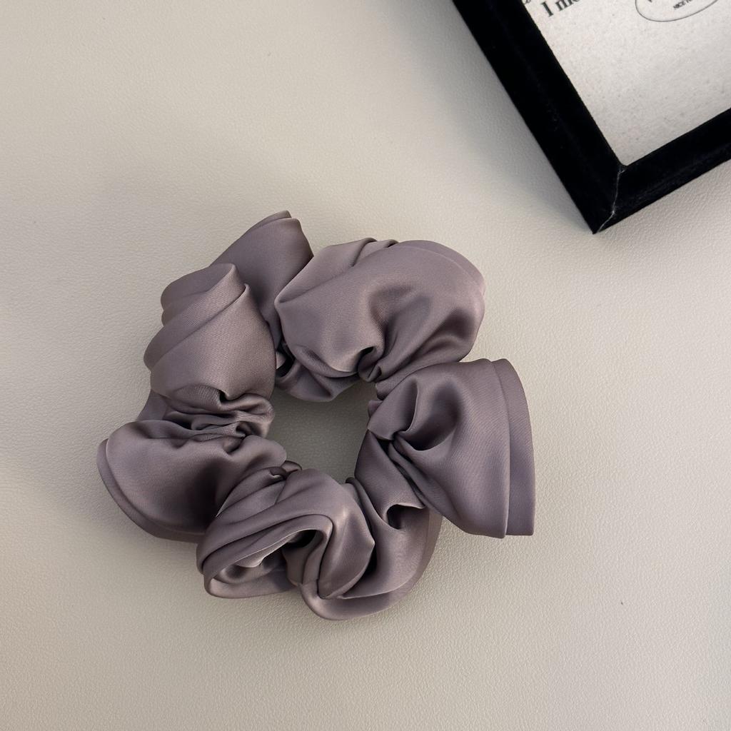 A Simple and Elegant French Retro High-end Black Ear-trimmed Flower Bud Satin Large Intestine Hair Tie
