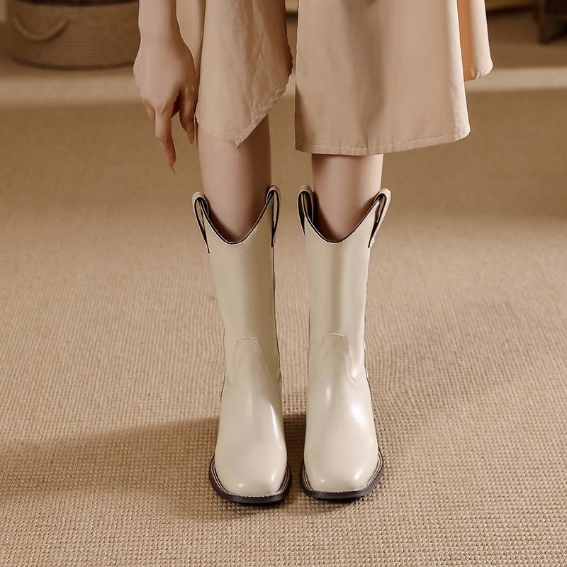 2025 Autumn and Winter New V-mouth Retro Round Head Flat Bottom Matte Soft Leather Medium Tube Boots Women's Simple Sleeve Martin Boots