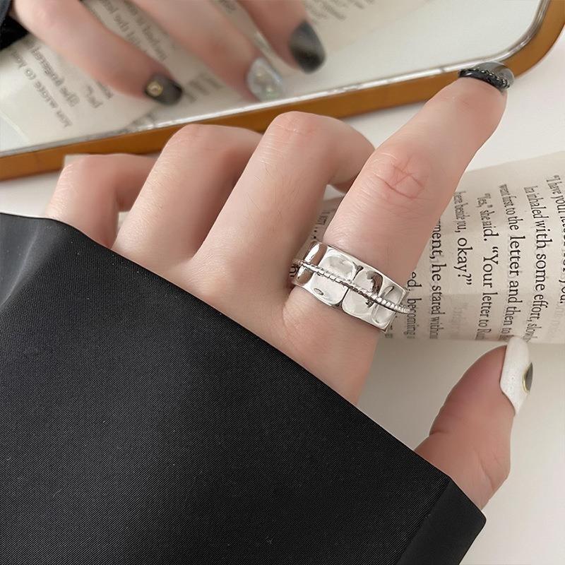 Silver Artistic S925 Open Ring With Unique Twisted Design And Delightful Heart Shaped Zirconia Pink