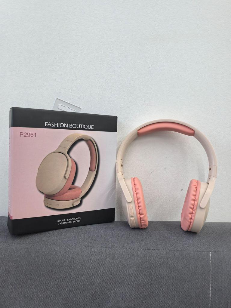 P2961 Wireless Bluetooth Headphones: Heavy Bass, Gaming & Sports, Universal Compatibility