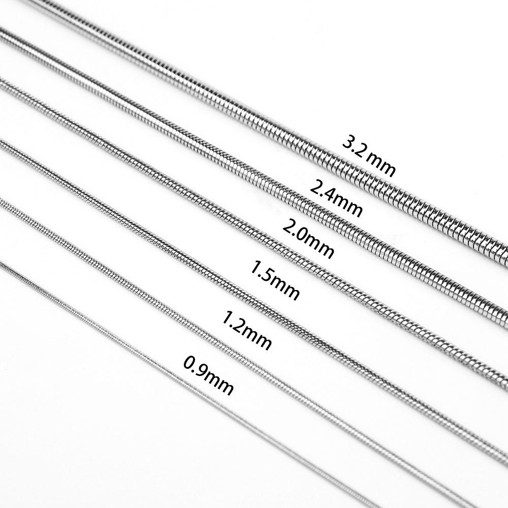 Chaîne serpent ronde en acier inoxydable, chaîne en os de serpent, collier en acier titane à ressort, chaîne de clavicule simple et personnalisée