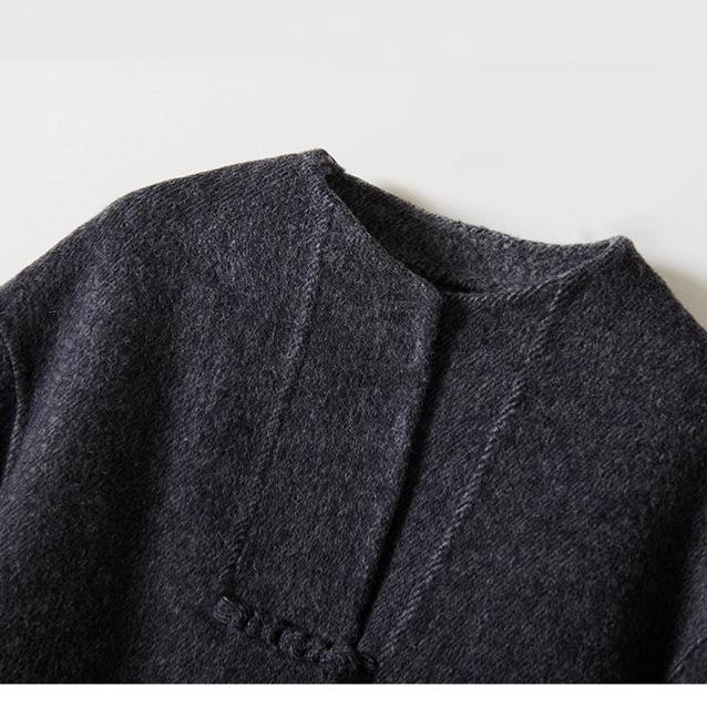 Damski dwustronny płaszcz wełniany z okrągłym dekoltem i zapięciem na żabki - design z francuskim temperamentem na jesień/zimę 2025