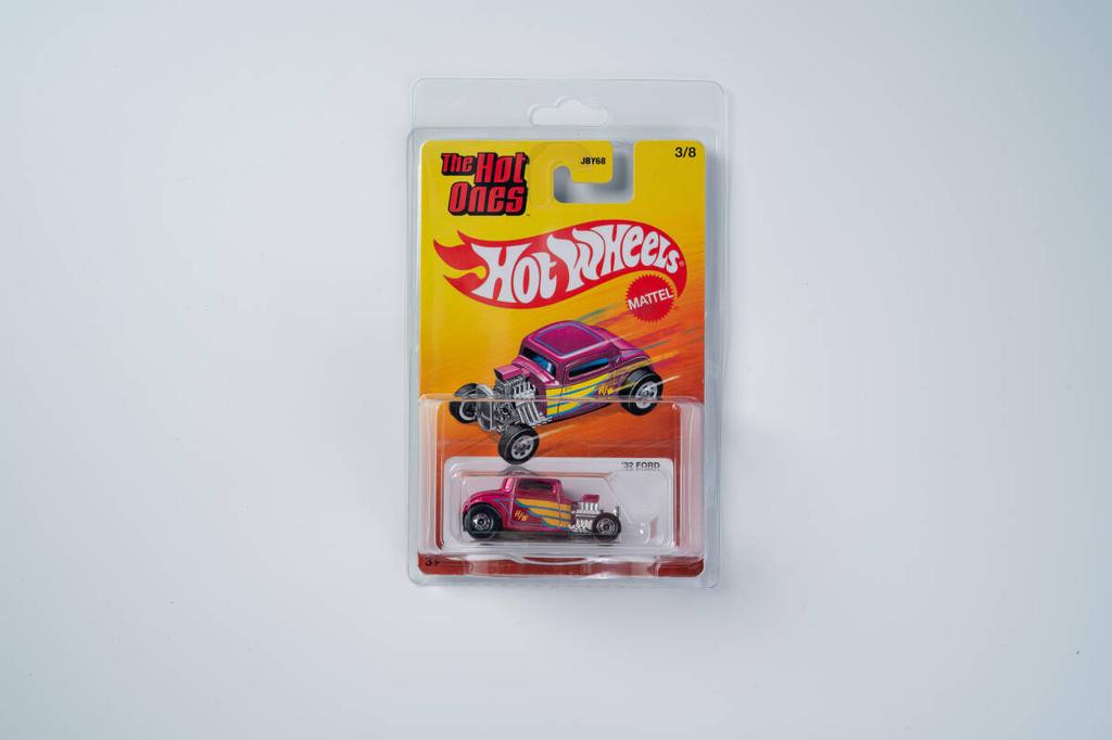 Hot Wheels The Hot Ones Set Includes Porsche VW JBY68 [Brand New, Unopened] 7-Car (Retro Series) - 917, Countach, Bus, BMW, Etc.