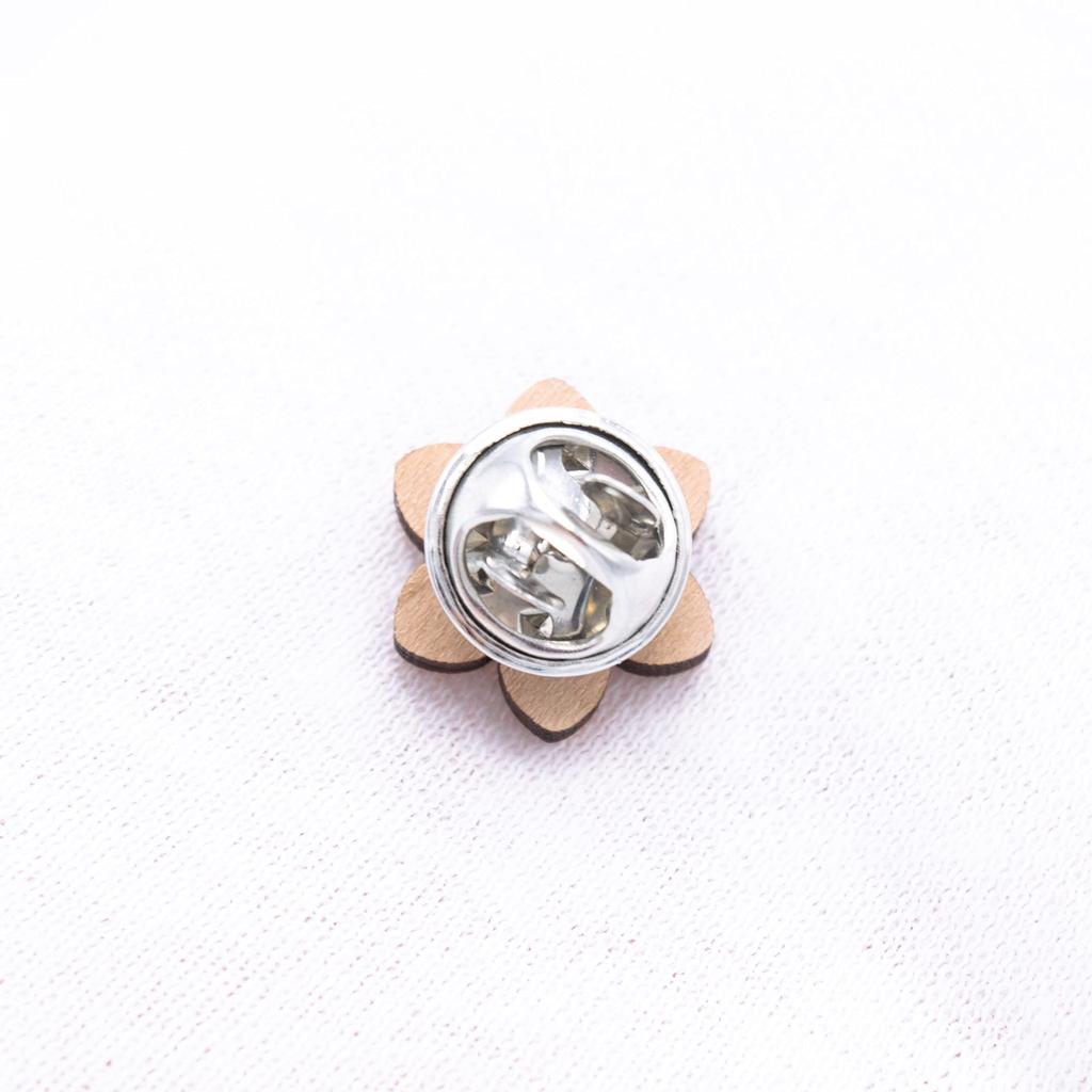 YUTTALIA Wooden Flower Pin Badge, Cherry Blossom Brooch, Natural Wood Accessory