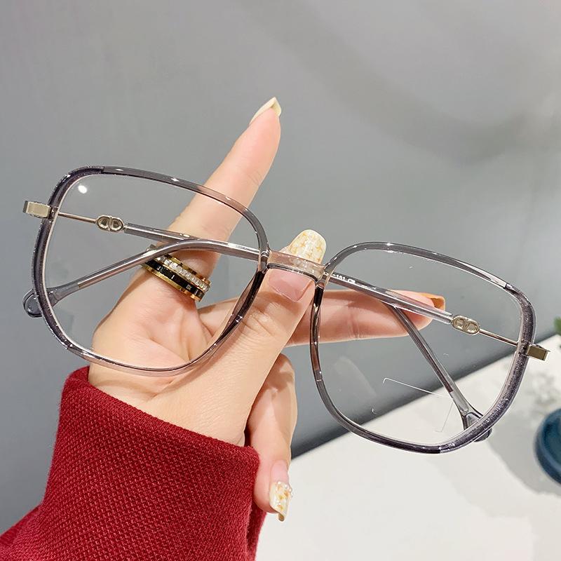 Trendy Large-framed Bright Pink Nude Color-changing Myopia Glasses For Women Without Makeup