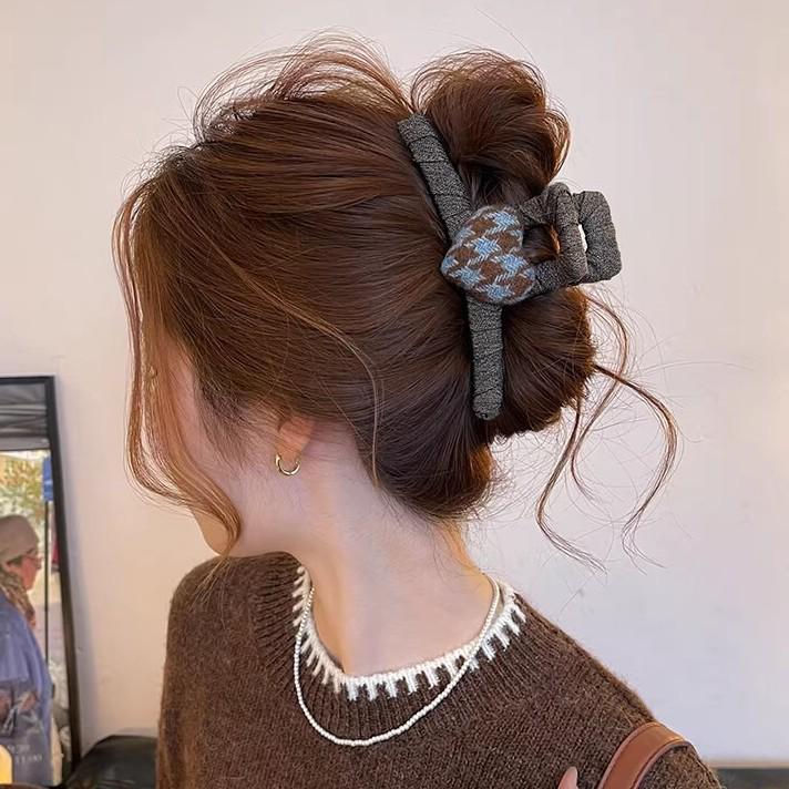 High-End Retro Plaid Heart Claw Clip for Thick Hair - Women's 2025 Hair Accessory