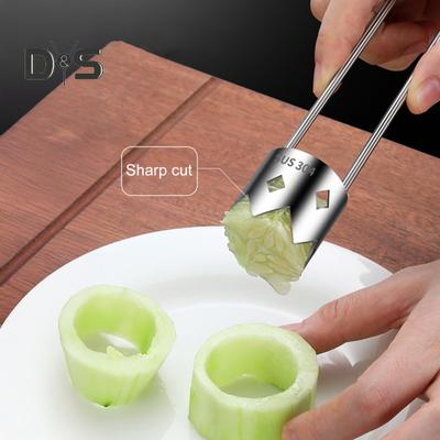 Vykrajovač na ovocie a zeleninu Vykrajovač paprík Zúbkovaná čepeľ Hrušky Ananásy Odstraňovač jadrovníkov Nehrdzavejúca oceľ Odolný proti hrdzi Nástroj na vykrajovanie ovocia