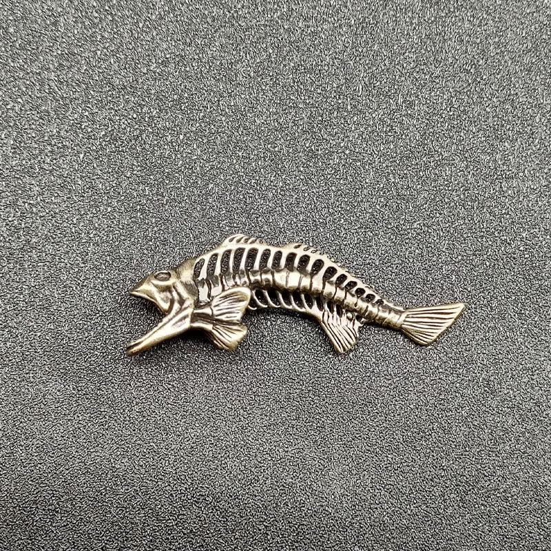 Creative Retro Brass Fish Bone Pendant for Men - Key Chain Accessory
