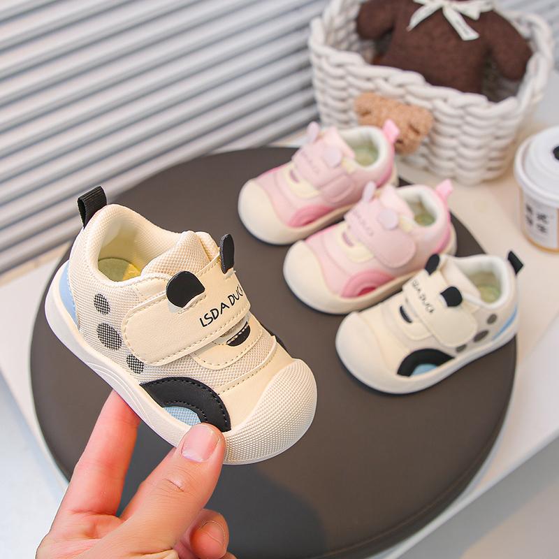 Småbarn Barn Promenadskor Tåförstärkta Baby Fritidsskor Mesh Andningsbara 2025 Ny Mode Pojkar Flickor Flats Skor Halkfria Mjuka
