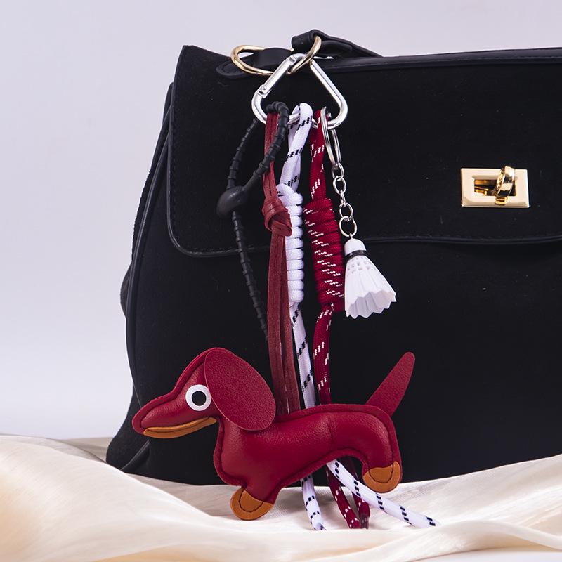 Colgante de Cuerda Tejida Dachshund y Amuleto de Cuero para Teléfono/Bolso